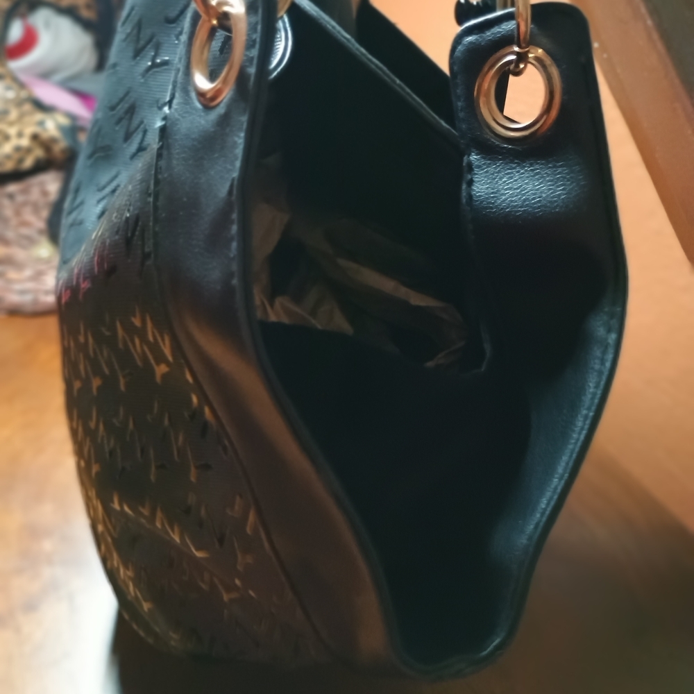 Jones New York Black Glossy Shoulder Bag - Picture 8 of 8